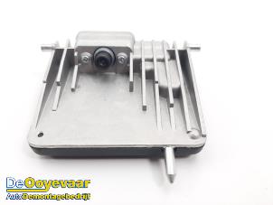 Gebruikte Camera voorzijde Mercedes C (W205) C-180 1.5 EQ Boost Prijs € 169,99 Margeregeling aangeboden door Autodemontagebedrijf De Ooyevaar