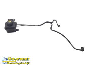 Gebruikte Expansievat BMW M5 (F90) 4.4 xDrive V8 32V TwinPower Turbo Prijs € 29,99 Margeregeling aangeboden door Autodemontagebedrijf De Ooyevaar