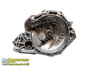 Gebruikte Versnellingsbak Opel Corsa D 1.2 16V Prijs € 125,00 Margeregeling aangeboden door Autodemontagebedrijf De Ooyevaar