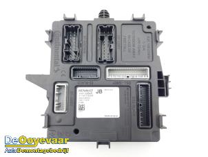 Gebruikte Module Bodycontrol Renault Megane IV Estate (RFBK) 1.3 TCE 160 16V Prijs € 99,99 Margeregeling aangeboden door Autodemontagebedrijf De Ooyevaar