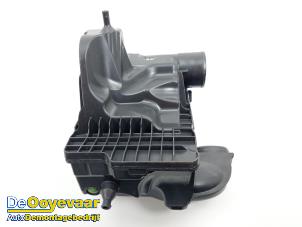 Gebruikte Luchtfilterhuis Renault Megane IV Estate (RFBK) 1.3 TCE 160 16V Prijs € 19,99 Margeregeling aangeboden door Autodemontagebedrijf De Ooyevaar