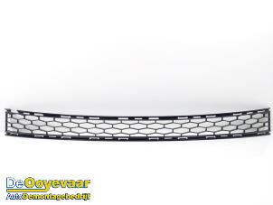 Gebruikte Bumper Rooster Maserati Ghibli III 3.0 Diesel Prijs € 199,99 Margeregeling aangeboden door Autodemontagebedrijf De Ooyevaar