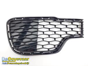 Gebruikte Bumper Rooster Maserati Ghibli III 3.0 Diesel Prijs € 75,00 Margeregeling aangeboden door Autodemontagebedrijf De Ooyevaar