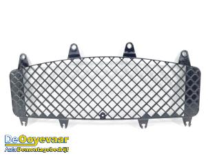 Gebruikte Bumper Rooster Maserati Ghibli III 3.0 Diesel Prijs € 175,00 Margeregeling aangeboden door Autodemontagebedrijf De Ooyevaar