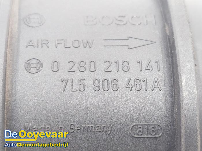 Luchtmassameter van een Porsche Cayenne (9PA) 3.2 V6 24V 2006
