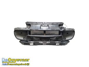 Gebruikte Frontpaneel Porsche Cayenne (9PA) 3.2 V6 24V Prijs € 199,99 Margeregeling aangeboden door Autodemontagebedrijf De Ooyevaar