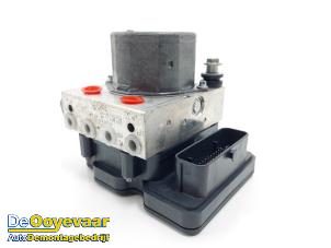 Gebruikte ABS Pomp Mercedes A (W176) 1.6 A-200 16V Prijs € 79,99 Margeregeling aangeboden door Autodemontagebedrijf De Ooyevaar