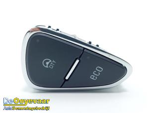 Gebruikte Schakelaar Opel Corsa E 1.0 SIDI Turbo 12V Prijs € 9,99 Margeregeling aangeboden door Autodemontagebedrijf De Ooyevaar