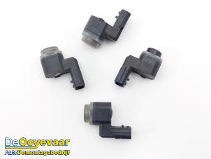 Gebruikte PDC Sensor Set Renault Scénic III (JZ) 2.0 16V CVT Prijs € 49,99 Margeregeling aangeboden door Autodemontagebedrijf De Ooyevaar