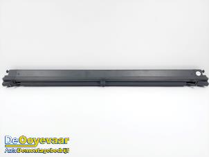 Gebruikte Hondenrek Alfa Romeo 159 Sportwagon (939BX) 2.4 JTDm 20V Prijs € 19,99 Margeregeling aangeboden door Autodemontagebedrijf De Ooyevaar