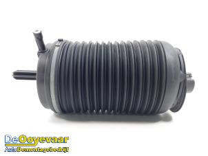 Gebruikte Luchtbalg Porsche Macan (95B) 3.0 S Diesel V6 24V Prijs € 225,00 Margeregeling aangeboden door Autodemontagebedrijf De Ooyevaar