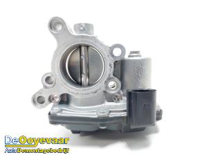 Gebruikte Gasklephuis Ford Fiesta 7 1.0 EcoBoost Active 12V Hybrid 125 Prijs € 25,00 Margeregeling aangeboden door Autodemontagebedrijf De Ooyevaar