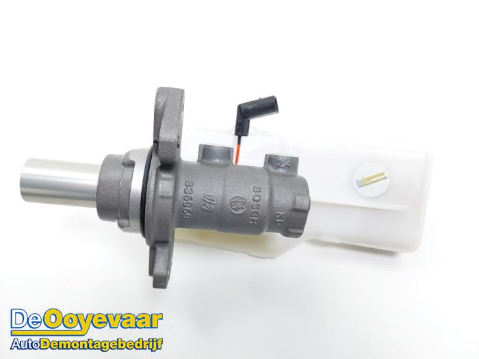 Gebruikte Hoofdremcilinder Lynk &amp; Co 01 1.5 PHEV Prijs € 39,99 Margeregeling aangeboden door Autodemontagebedrijf De Ooyevaar