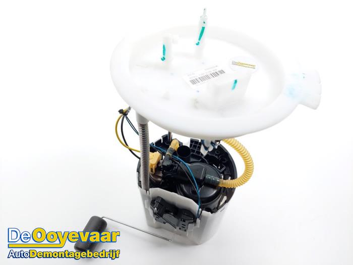 Gebruikte Tank element Pomp Lynk &amp; Co 01 1.5 PHEV Prijs € 159,99 Margeregeling aangeboden door Autodemontagebedrijf De Ooyevaar