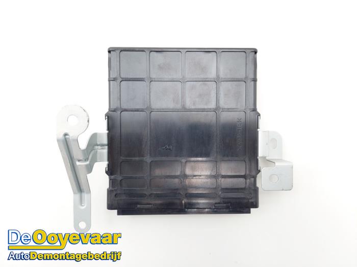 Computer hybride accu van een Mitsubishi Outlander (GF/GG) 2.0 16V PHEV 4x4 2015