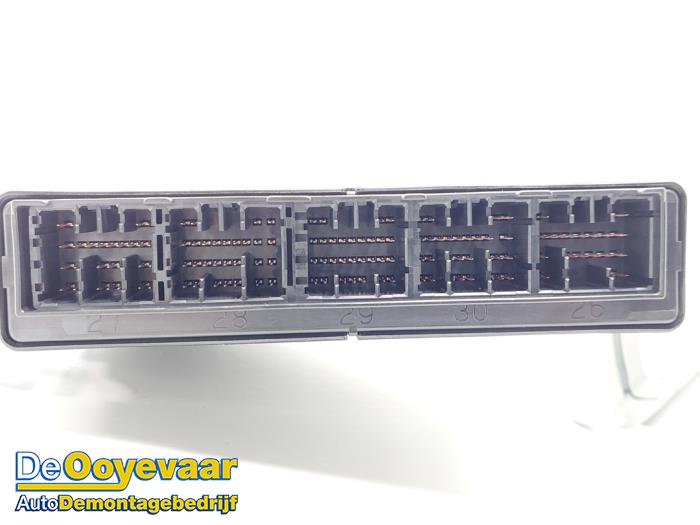 Computer hybride accu van een Mitsubishi Outlander (GF/GG) 2.0 16V PHEV 4x4 2015