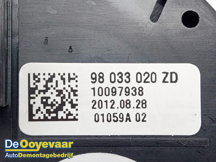 Schuifdak schakelaar van een Peugeot 508 SW (8E/8U) 1.6 HDiF 16V 2013