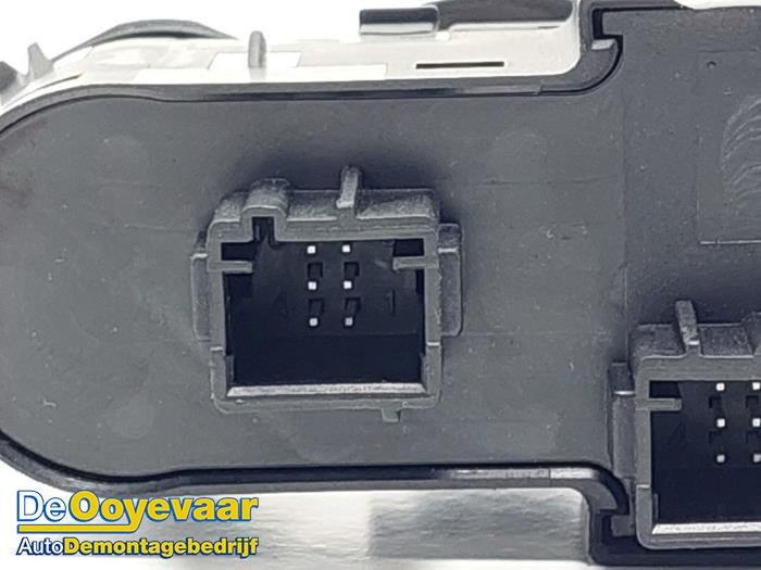 Ruit schakelaar elektrisch van een Peugeot 508 SW (8E/8U) 1.6 HDiF 16V 2013