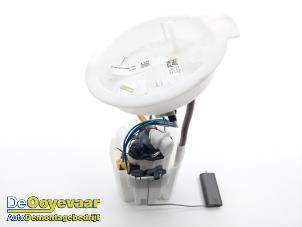 Gebruikte Tank element Pomp Mini Countryman (F60) 1.5 TwinPower Turbo 12V Cooper SE ALL4 Prijs € 99,99 Margeregeling aangeboden door Autodemontagebedrijf De Ooyevaar