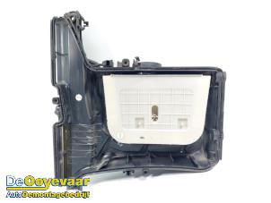 Gebruikte Luchtfilterhuis Audi Q7 (4MB/4MG) 3.0 TDI V6 24V Prijs € 59,99 Margeregeling aangeboden door Autodemontagebedrijf De Ooyevaar