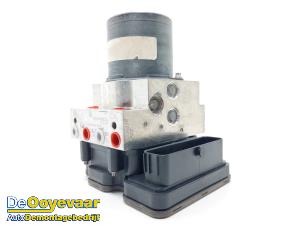 Gebruikte ABS Pomp Mercedes E Estate AMG (S213) 4.0 E-63 S AMG V8 Turbo 4-Matic+ Prijs € 649,99 Margeregeling aangeboden door Autodemontagebedrijf De Ooyevaar