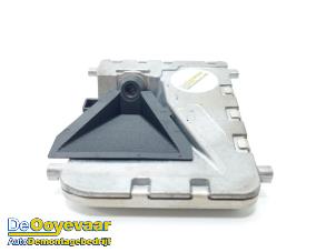 Gebruikte Camera voorzijde Mercedes C (W205) C-300 CDI 2.2 BlueTEC Hybrid, C-300 h 16V Prijs € 169,99 Margeregeling aangeboden door Autodemontagebedrijf De Ooyevaar