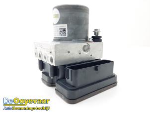 Gebruikte ABS Pomp Mercedes A-Klasse AMG (177.0) 2.0 A-35 AMG Turbo 16V 4Matic Prijs € 199,99 Margeregeling aangeboden door Autodemontagebedrijf De Ooyevaar