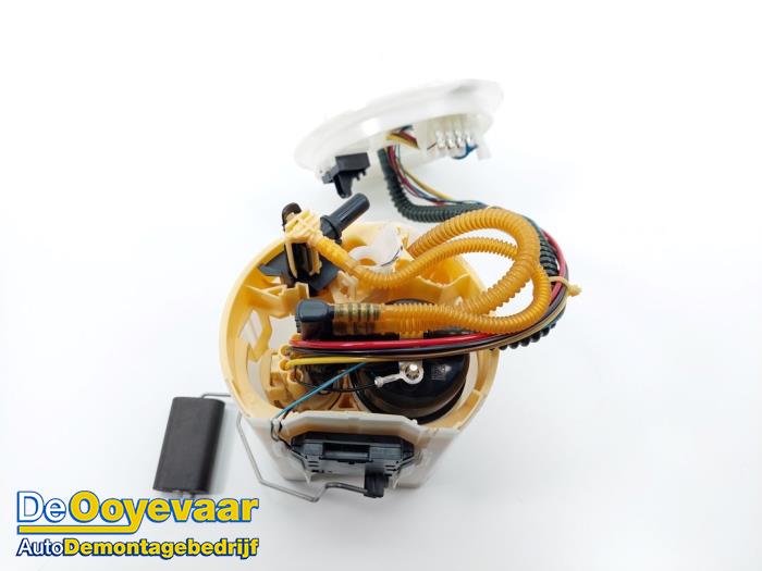 Gebruikte Tank element Pomp Mercedes A-Klasse AMG (177.0) 2.0 A-35 AMG Turbo 16V 4Matic Prijs € 49,99 Margeregeling aangeboden door Autodemontagebedrijf De Ooyevaar