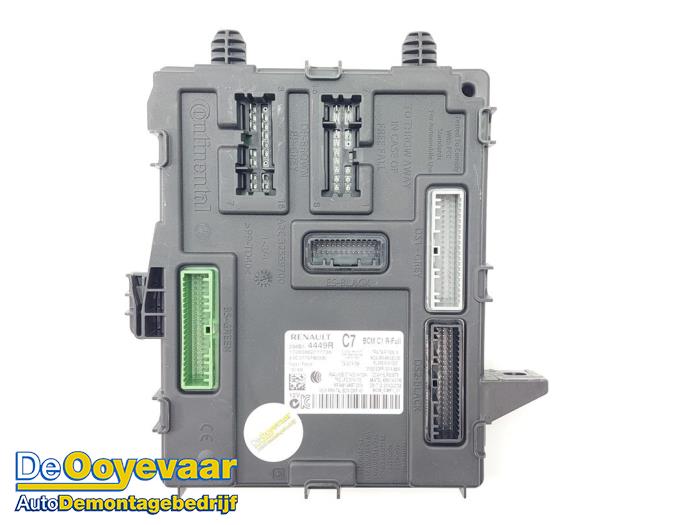 Gebruikte Bodycontrol Module Renault Scénic IV (RFAJ) 1.5 Energy dCi 110 Prijs € 69,99 Margeregeling aangeboden door Autodemontagebedrijf De Ooyevaar