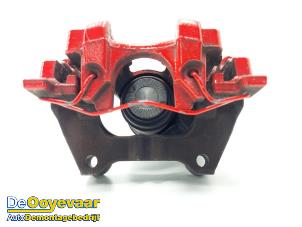 Gebruikte Remklauw (Tang) links-achter Audi Q2 (GAB/GAG) 1.0 30 TFSI 12V Prijs € 25,00 Margeregeling aangeboden door Autodemontagebedrijf De Ooyevaar