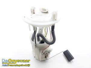 Gebruikte Tank element Pomp Dacia Dokker Express (8S) 1.5 dCi 90 Prijs € 19,99 Margeregeling aangeboden door Autodemontagebedrijf De Ooyevaar