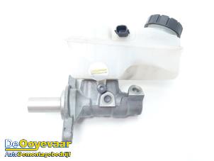 Gebruikte Hoofdremcilinder Dacia Dokker Express (8S) 1.5 dCi 90 Prijs € 19,99 Margeregeling aangeboden door Autodemontagebedrijf De Ooyevaar