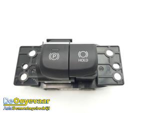 Gebruikte Schakelaar handrem Toyota Corolla Touring Sport (E21/EH1) 1.8 16V Hybrid Prijs € 9,99 Margeregeling aangeboden door Autodemontagebedrijf De Ooyevaar