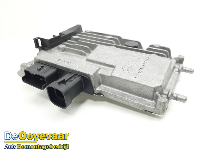Gebruikte Start/Stop computer Peugeot 308 SW (L4/L9/LC/LJ/LR) 1.6 BlueHDi 120 Prijs € 19,99 Margeregeling aangeboden door Autodemontagebedrijf De Ooyevaar