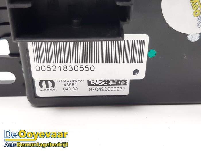 Computer Kachel van een Jeep Compass II (MP) 1.3 4XE 240 16V 4x4 2020