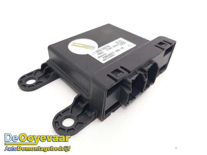 Gebruikte Sam module Jeep Compass II (MP) 1.3 4XE 240 16V 4x4 Prijs € 49,99 Margeregeling aangeboden door Autodemontagebedrijf De Ooyevaar