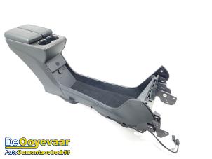 Gebruikte Middenconsoles Tesla Model S 85 Prijs € 199,99 Margeregeling aangeboden door Autodemontagebedrijf De Ooyevaar