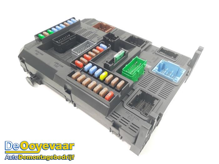 Gebruikte Computer Body Control Peugeot 308 (L3/L8/LB/LH/LP) 1.2 12V e-THP PureTech 110 Prijs € 35,00 Margeregeling aangeboden door Autodemontagebedrijf De Ooyevaar
