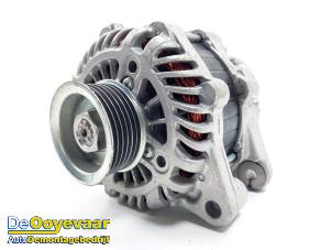 Gebruikte Dynamo Honda Jazz (GK/GP) 1.3 -i-VTEC 16V Prijs € 39,99 Margeregeling aangeboden door Autodemontagebedrijf De Ooyevaar