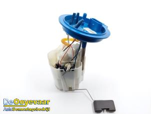 Gebruikte Tank element Pomp Volkswagen T-Roc I 1.0 TSI 12V BlueMotion Prijs € 15,00 Margeregeling aangeboden door Autodemontagebedrijf De Ooyevaar
