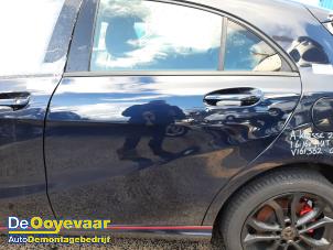Gebruikte Deur 4Deurs links-achter Mercedes A (W176) 1.6 A-160 16V Prijs € 499,99 Margeregeling aangeboden door Autodemontagebedrijf De Ooyevaar