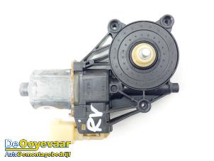 Gebruikte Motor electrisch raam Jaguar I-Pace EV400 AWD Prijs € 39,99 Margeregeling aangeboden door Autodemontagebedrijf De Ooyevaar