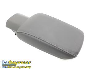 Gebruikte Armleuning Opel Astra K 1.2 Turbo 12V Prijs € 69,99 Margeregeling aangeboden door Autodemontagebedrijf De Ooyevaar