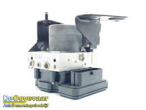 Gebruikte ABS Pomp Volkswagen Transporter T6 2.0 TDI Prijs € 239,99 Margeregeling aangeboden door Autodemontagebedrijf De Ooyevaar