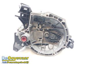 Gebruikte Versnellingsbak Citroen C4 Cactus (0B/0P) 1.2 PureTech 82 12V Prijs € 119,99 Margeregeling aangeboden door Autodemontagebedrijf De Ooyevaar