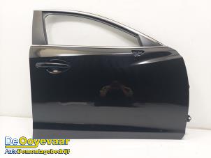 Gebruikte Deur 4Deurs rechts-voor Mazda 6 (GJ/GH/GL) 2.0 SkyActiv-G 165 16V Prijs € 199,99 Margeregeling aangeboden door Autodemontagebedrijf De Ooyevaar