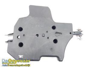 Gebruikte Draagarm onder links-achter Lynk &amp; Co 01 1.5 PHEV Prijs € 149,99 Margeregeling aangeboden door Autodemontagebedrijf De Ooyevaar