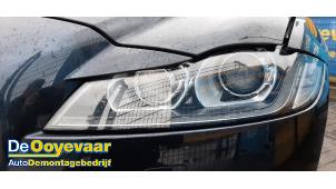 Gebruikte Koplamp links Jaguar XF (X260) 2.0d 180 16V Prijs € 824,99 Margeregeling aangeboden door Autodemontagebedrijf De Ooyevaar