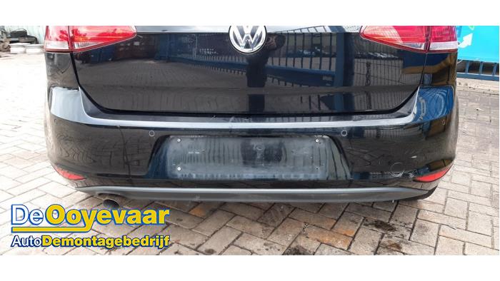 Bumper achter van een Volkswagen Golf VII (AUA) 1.6 TDI 16V 2013