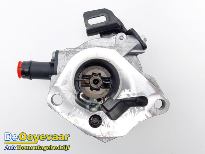Gebruikte Vacuumpomp (Diesel) Renault Clio IV (5R) 1.5 dCi 90 FAP Prijs € 9,99 Margeregeling aangeboden door Autodemontagebedrijf De Ooyevaar